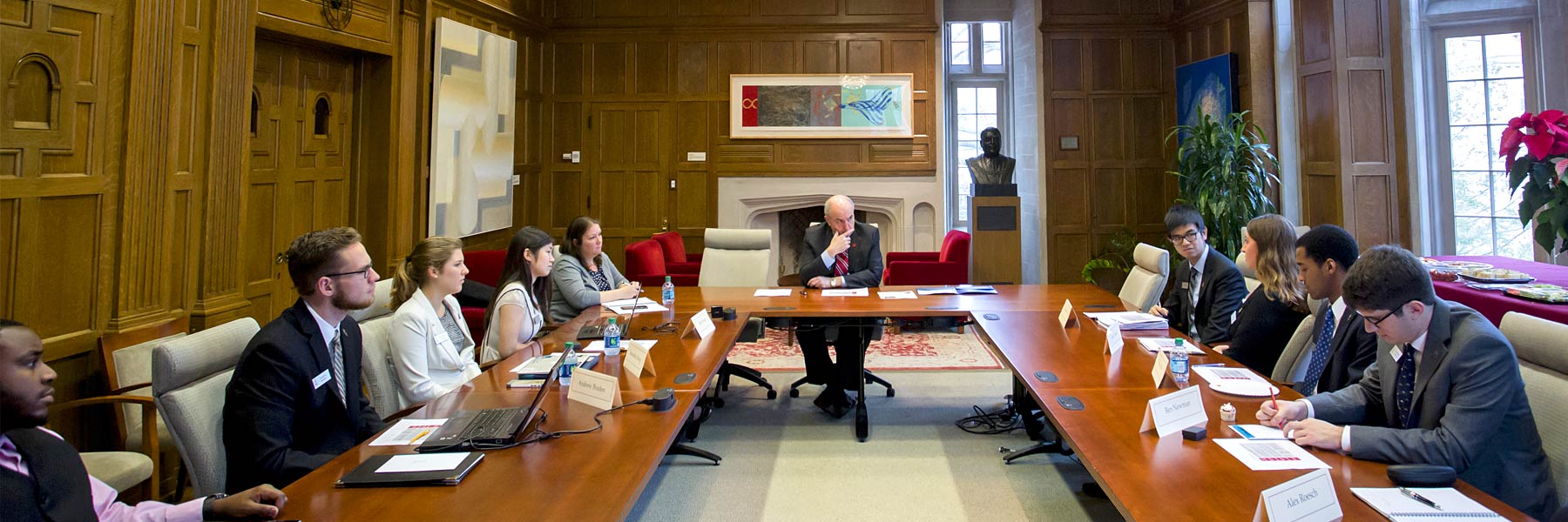 President McRobbie meets with the student Board of Aeons